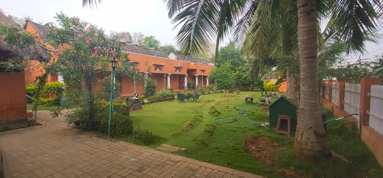 Chettinadu Mansion - An Authentic Heritage Palace Kānādukāttān Kültér fotó
